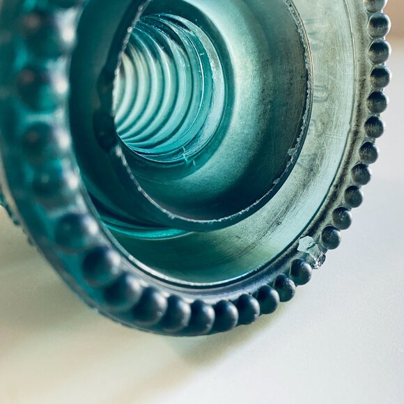 2 VNTG Blue Glass Electric Insulators Hemingray-19 Beaded Bottom, 1 W/Chip ("N") - Picture 8 of 8